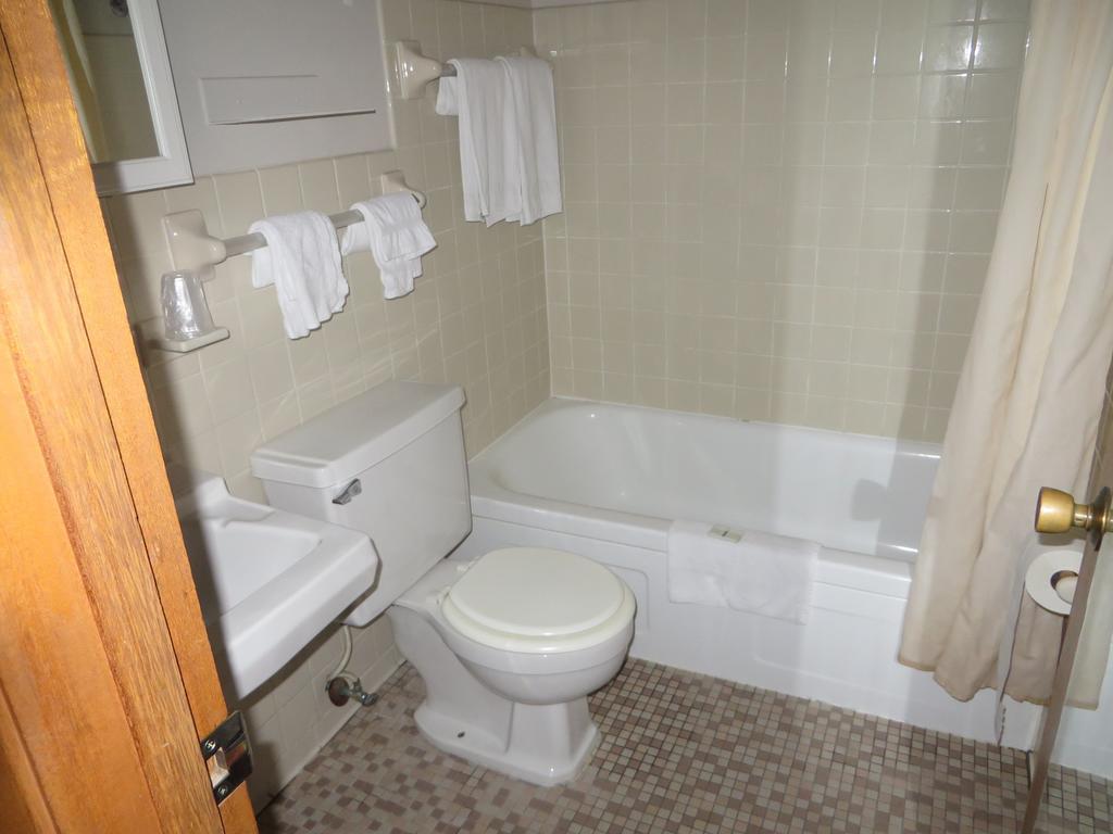 2Nd Street Inn & Suites Rochester Bilik gambar
